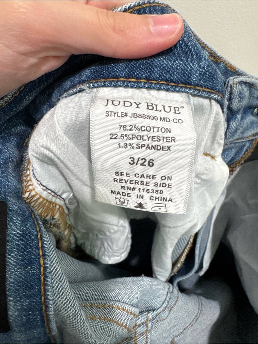 Judy Blue JB88890 High Waist Shearling Cuff Straight Leg Jeans Size 3/26 - Picture 8 of 9